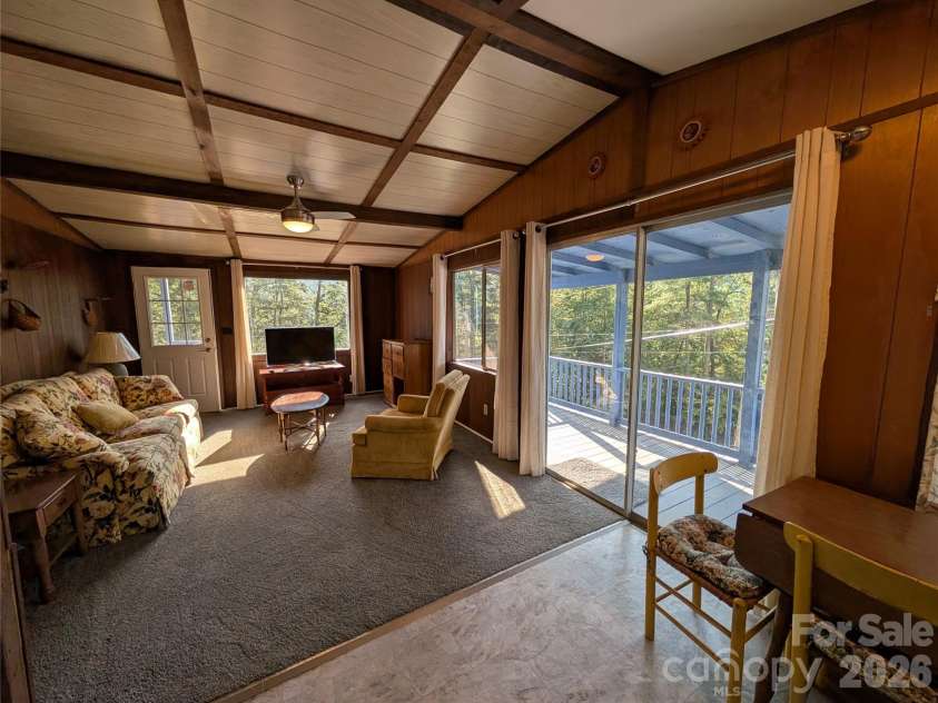 260 Oak Ridge Road, Hendersonville, NC 28792.  MLS# CAR4354284, YatesRealty ID 11019. 