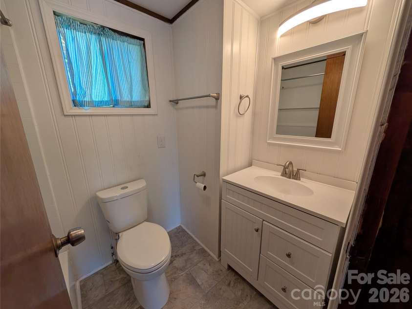 260 Oak Ridge Road, Hendersonville, NC 28792.  MLS# CAR4354284, YatesRealty ID 11019. 