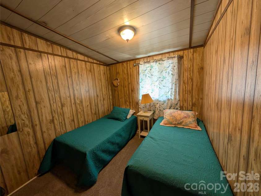 260 Oak Ridge Road, Hendersonville, NC 28792.  MLS# CAR4354284, YatesRealty ID 11019. 