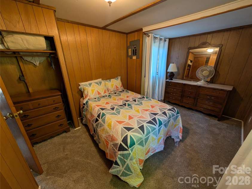 260 Oak Ridge Road, Hendersonville, NC 28792.  MLS# CAR4354284, YatesRealty ID 11019. 