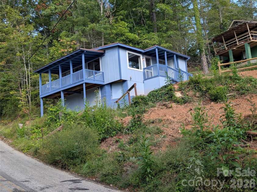 260 Oak Ridge Road, Hendersonville, NC 28792.  MLS# CAR4354284, YatesRealty ID 11019. 