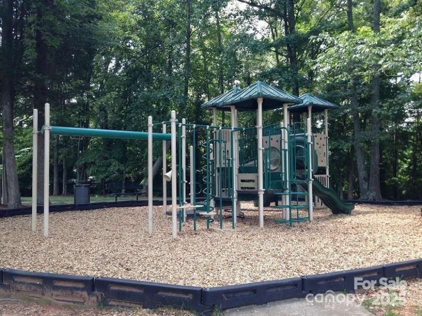8223 Gabon Court, Charlotte, NC 28215.  MLS# CAR4239675, YatesRealty ID 11019. 