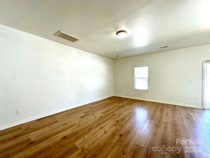 8223 Gabon Court, Charlotte, NC 28215.  MLS# CAR4239675, YatesRealty ID 11019. 