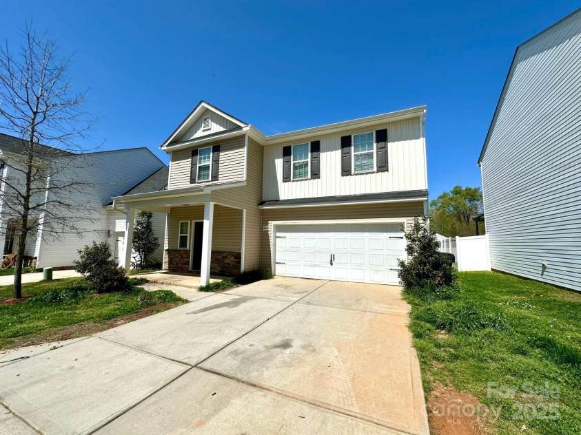 8223 Gabon Court, Charlotte, NC 28215.  MLS# CAR4239675, YatesRealty ID 11019. 