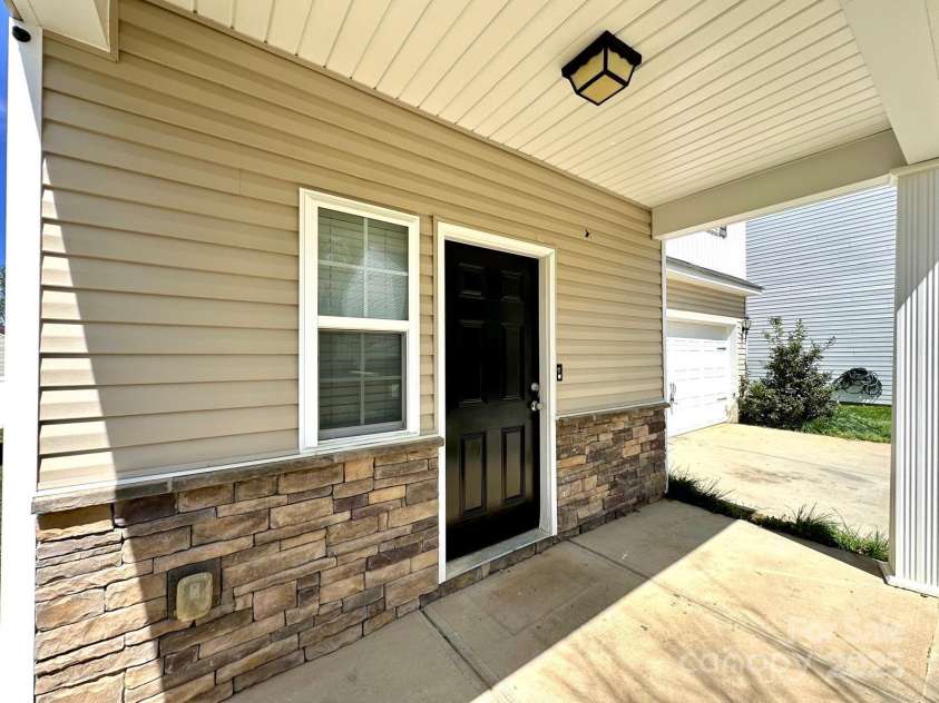 8223 Gabon Court, Charlotte, NC 28215.  MLS# CAR4239675, YatesRealty ID 11019. 