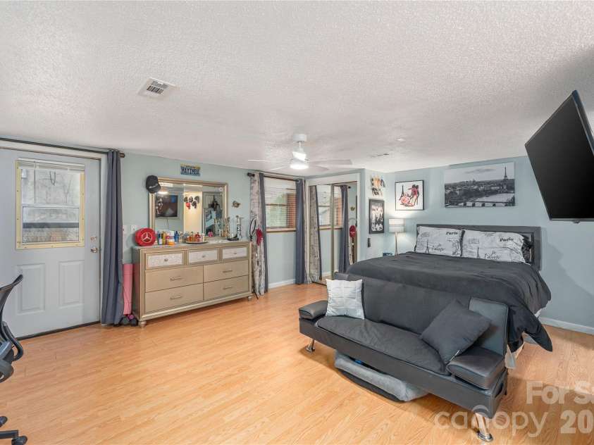 3415 Conleys Creek Road, Whittier, NC 28789.  MLS# CAR4336563, YatesRealty ID 1102. Secondary Living Quarters