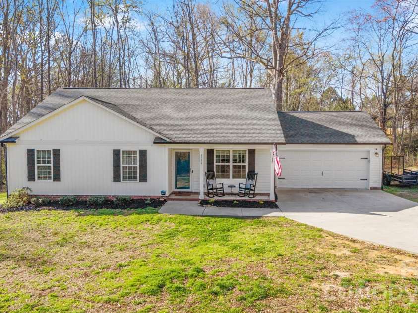 2136 Moose Road, Kannapolis, NC 28083.  MLS# CAR4359131, YatesRealty ID 11020. 