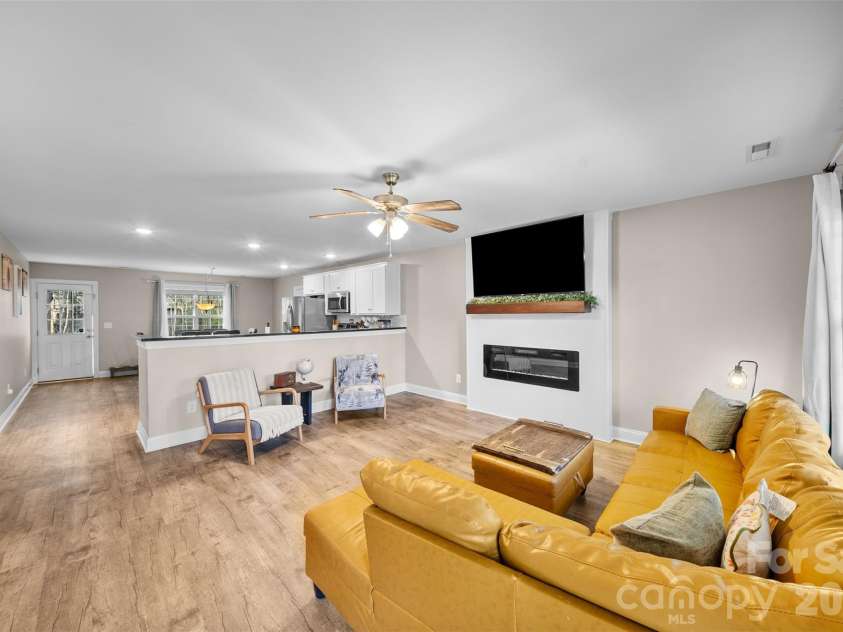 2136 Moose Road, Kannapolis, NC 28083.  MLS# CAR4359131, YatesRealty ID 11020. 