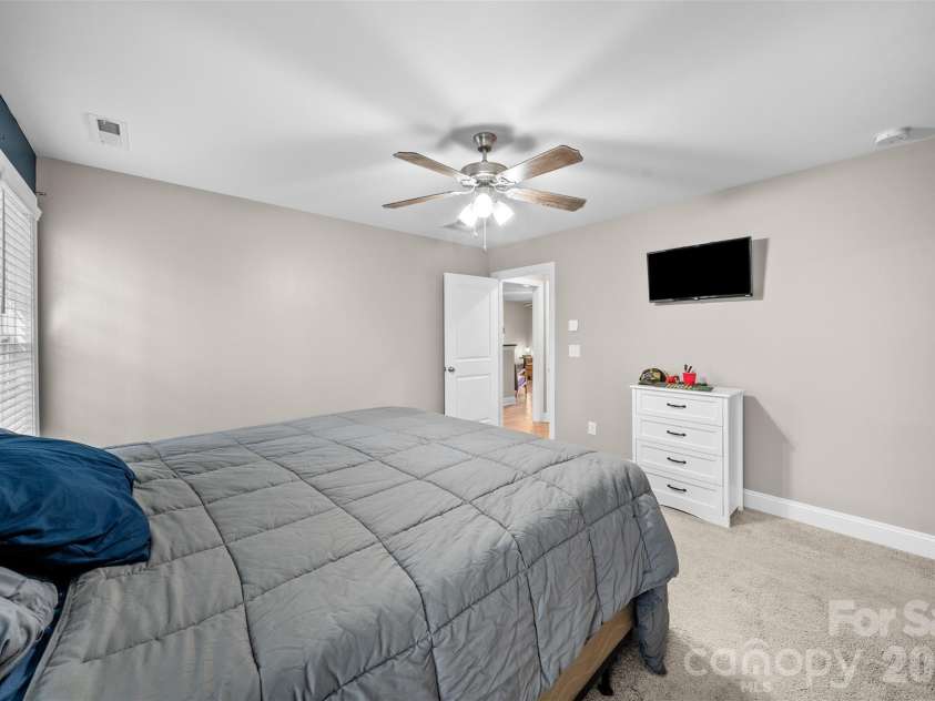 2136 Moose Road, Kannapolis, NC 28083.  MLS# CAR4359131, YatesRealty ID 11020. 