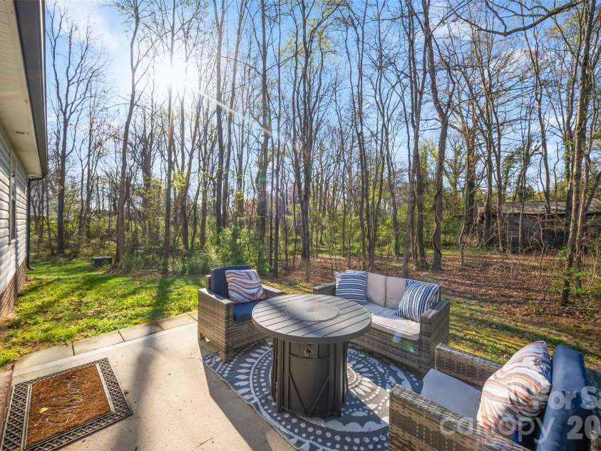2136 Moose Road, Kannapolis, NC 28083.  MLS# CAR4359131, YatesRealty ID 11020. 