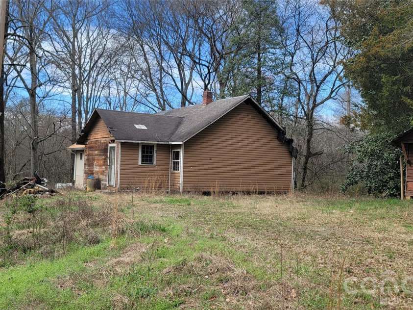 1939 River Road, Lincolnton, NC 28092.  MLS# CAR4358464, YatesRealty ID 11021. 