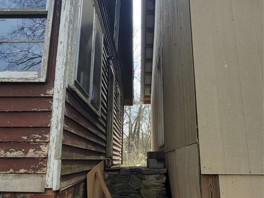 1939 River Road, Lincolnton, NC 28092.  MLS# CAR4358464, YatesRealty ID 11021. 