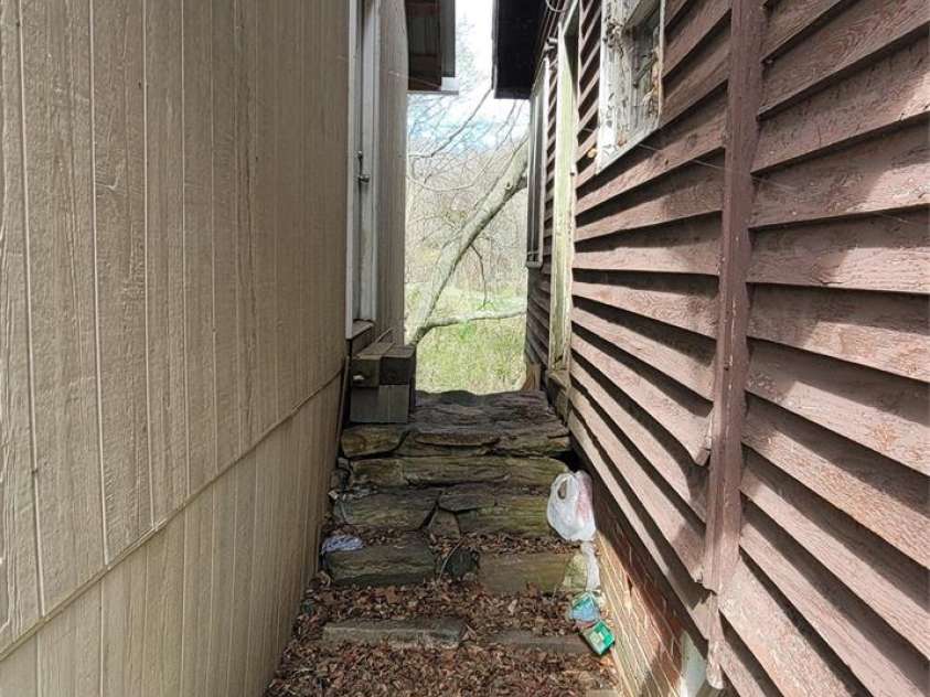 1939 River Road, Lincolnton, NC 28092.  MLS# CAR4358464, YatesRealty ID 11021. 