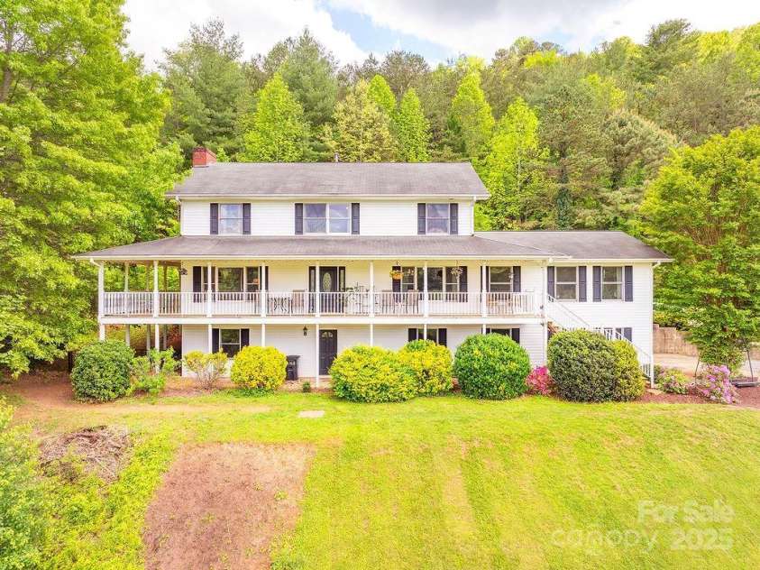 908 Newfound Road, Leicester, NC 28748.  MLS# CAR4248358, YatesRealty ID 11021. 