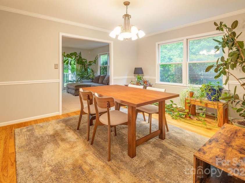 908 Newfound Road, Leicester, NC 28748.  MLS# CAR4248358, YatesRealty ID 11021. 