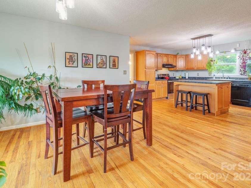 908 Newfound Road, Leicester, NC 28748.  MLS# CAR4248358, YatesRealty ID 11021. 