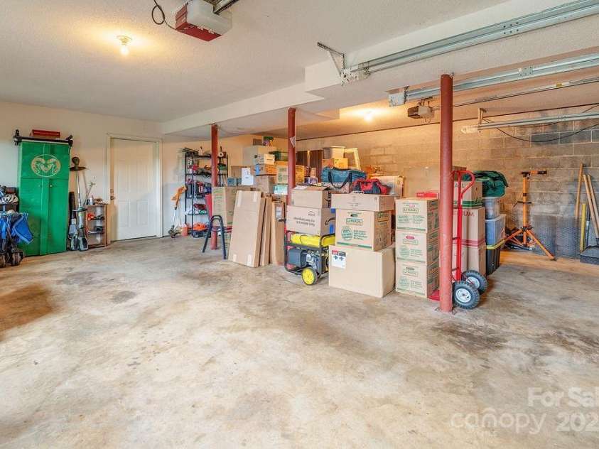 908 Newfound Road, Leicester, NC 28748.  MLS# CAR4248358, YatesRealty ID 11021. 