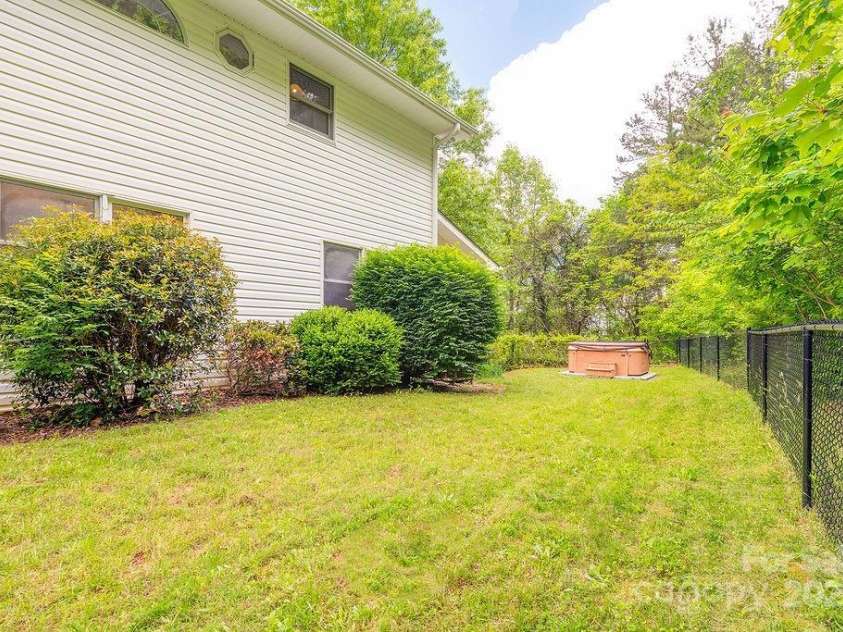 908 Newfound Road, Leicester, NC 28748.  MLS# CAR4248358, YatesRealty ID 11021. 