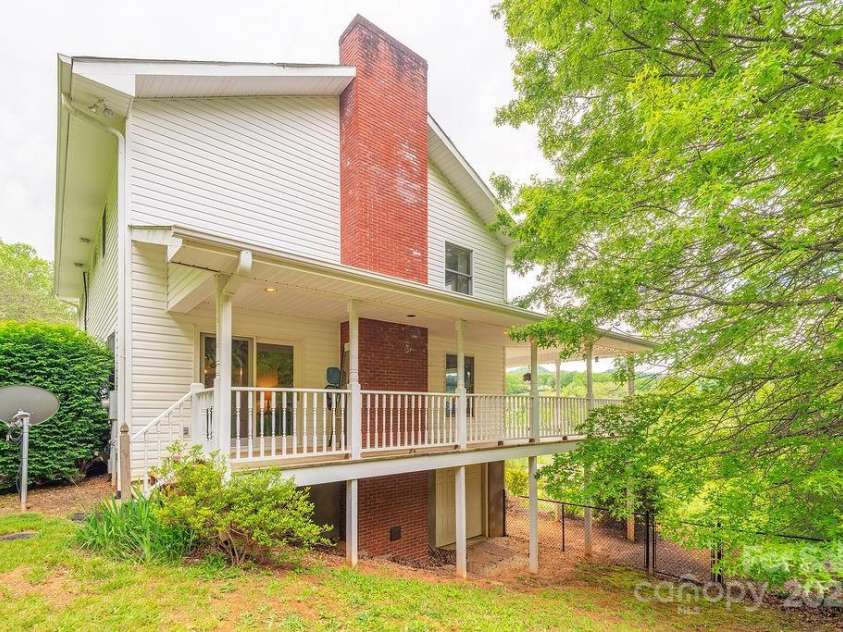 908 Newfound Road, Leicester, NC 28748.  MLS# CAR4248358, YatesRealty ID 11021. 