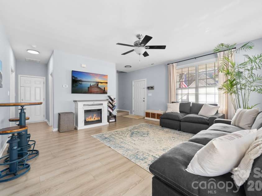 211 Howe Street, Belmont, NC 28012.  MLS# CAR4357610, YatesRealty ID 11022. 