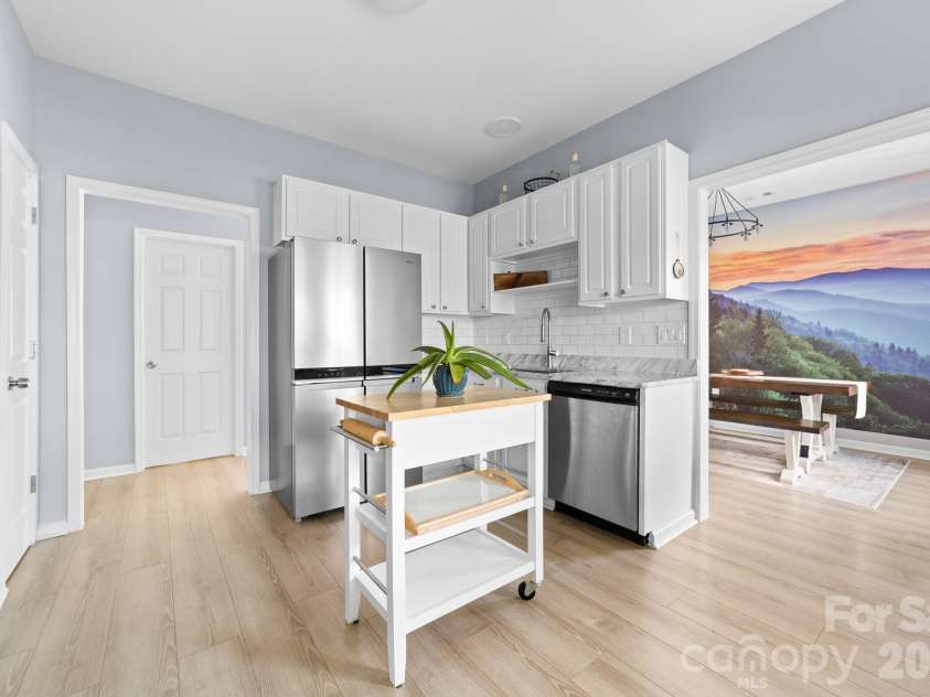 211 Howe Street, Belmont, NC 28012.  MLS# CAR4357610, YatesRealty ID 11022. 