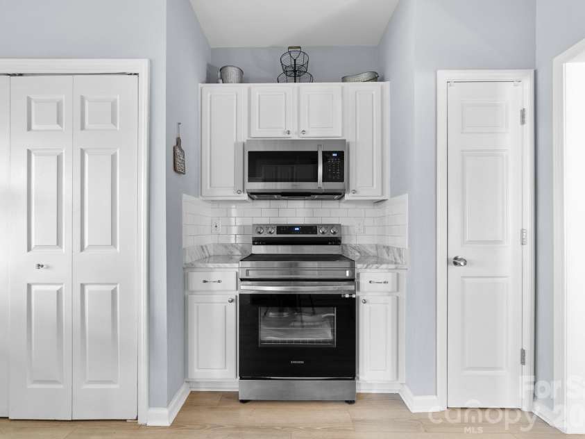 211 Howe Street, Belmont, NC 28012.  MLS# CAR4357610, YatesRealty ID 11022. 