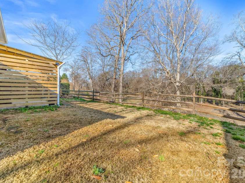 211 Howe Street, Belmont, NC 28012.  MLS# CAR4357610, YatesRealty ID 11022. 