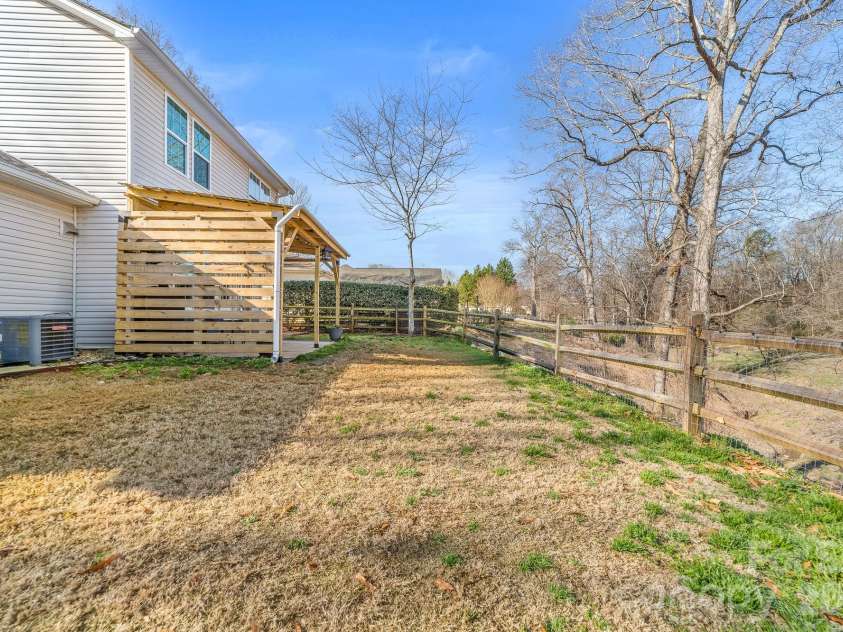 211 Howe Street, Belmont, NC 28012.  MLS# CAR4357610, YatesRealty ID 11022. 