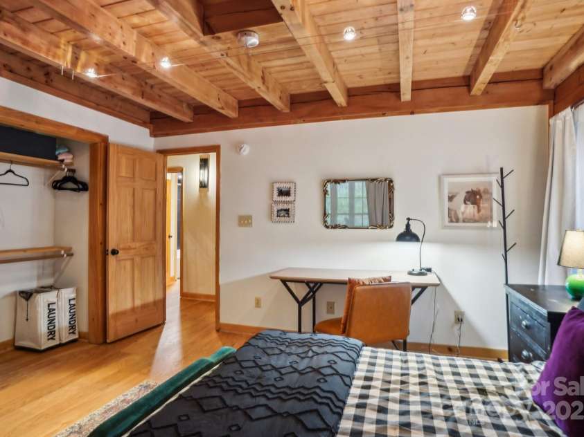 909 Niley Cook Road, Blowing Rock, NC 28605.  MLS# CAR4254832, YatesRealty ID 11022. 