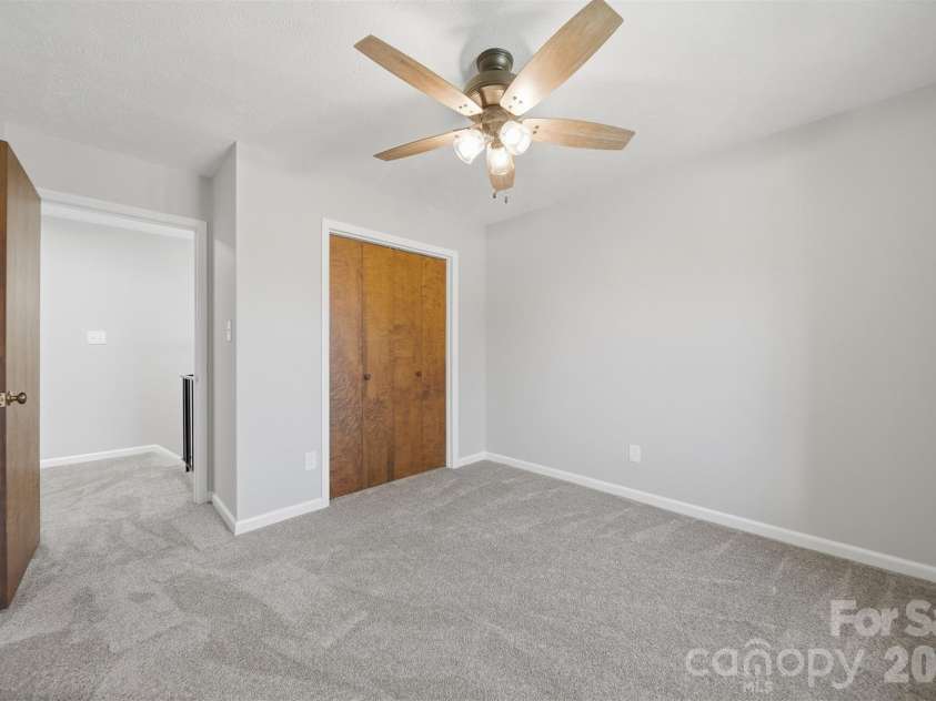414 7th Street, Hickory, NC 28601.  MLS# CAR4403533, YatesRealty ID 11023. 