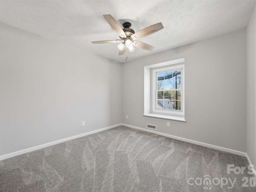414 7th Street, Hickory, NC 28601.  MLS# CAR4403533, YatesRealty ID 11023. 