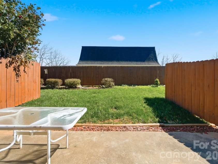 414 7th Street, Hickory, NC 28601.  MLS# CAR4403533, YatesRealty ID 11023. 