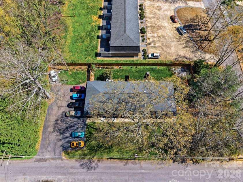 414 7th Street, Hickory, NC 28601.  MLS# CAR4403533, YatesRealty ID 11023. 