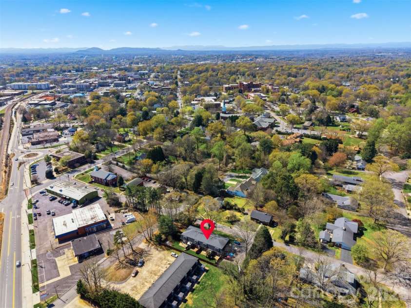414 7th Street, Hickory, NC 28601.  MLS# CAR4403533, YatesRealty ID 11023. 