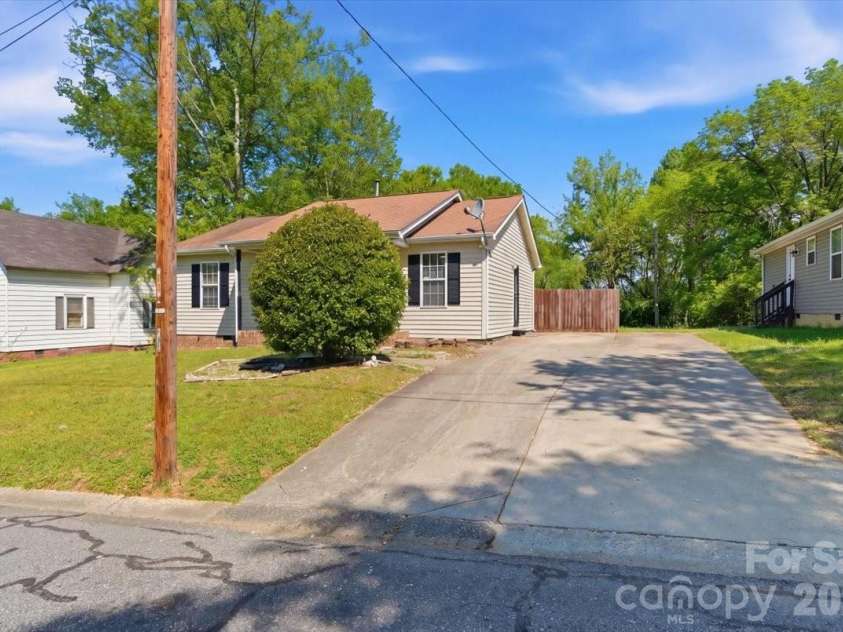 144 Princess Avenue, Concord, NC 28025.  MLS# CAR4363090, YatesRealty ID 11024. 