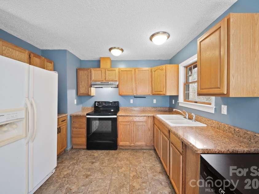 20 Mcdaris Road, Weaverville, NC 28787.  MLS# CAR4351226, YatesRealty ID 11025. 