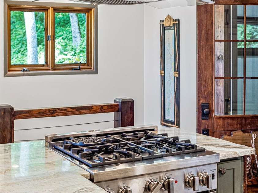 466 Hanging Rock Road, Mars Hill, NC 28754.  MLS# CAR4255788, YatesRealty ID 11025. 