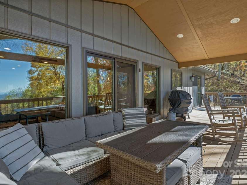 466 Hanging Rock Road, Mars Hill, NC 28754.  MLS# CAR4255788, YatesRealty ID 11025. 