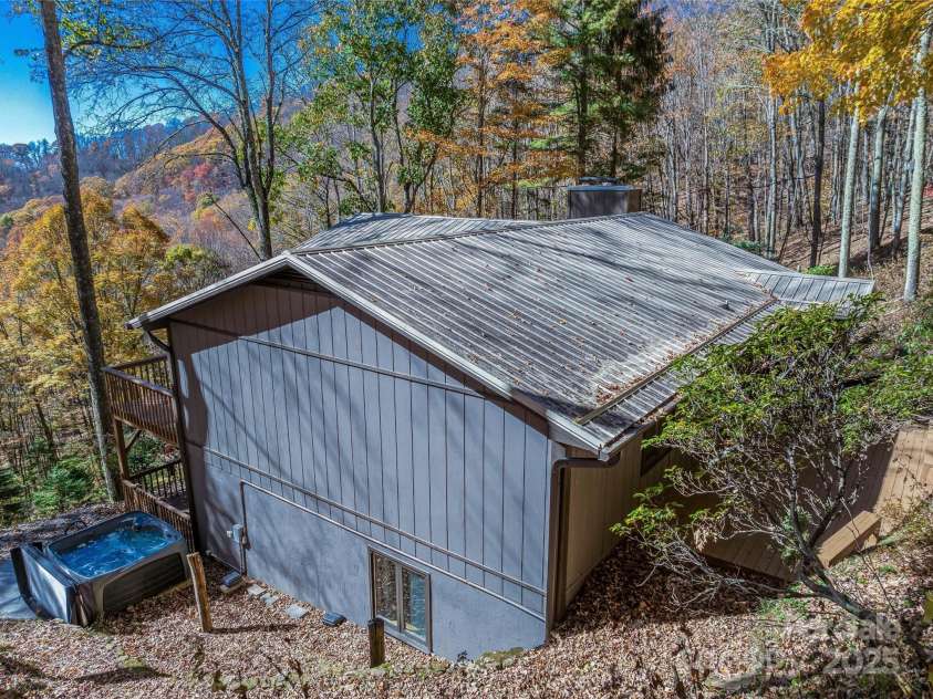 466 Hanging Rock Road, Mars Hill, NC 28754.  MLS# CAR4255788, YatesRealty ID 11025. 