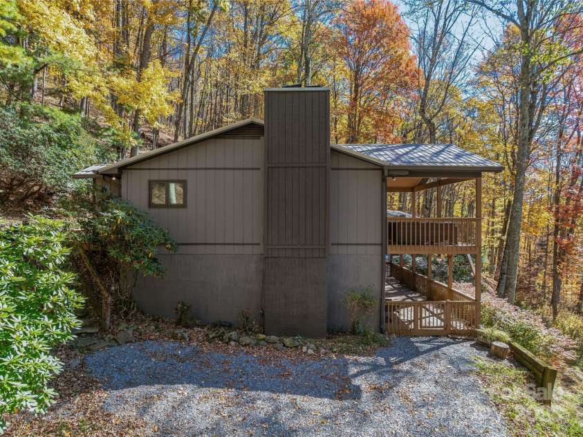 466 Hanging Rock Road, Mars Hill, NC 28754.  MLS# CAR4255788, YatesRealty ID 11025. 