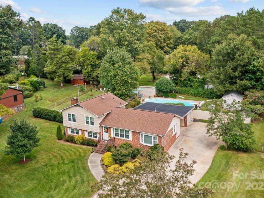 206 Cedarwood Drive, Salisbury, NC 28147.  MLS# CAR4255398, YatesRealty ID 11026. 