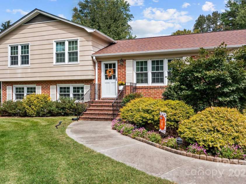 206 Cedarwood Drive, Salisbury, NC 28147.  MLS# CAR4255398, YatesRealty ID 11026. 