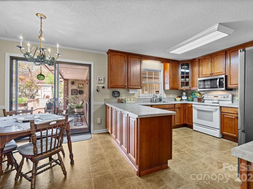 206 Cedarwood Drive, Salisbury, NC 28147.  MLS# CAR4255398, YatesRealty ID 11026. 