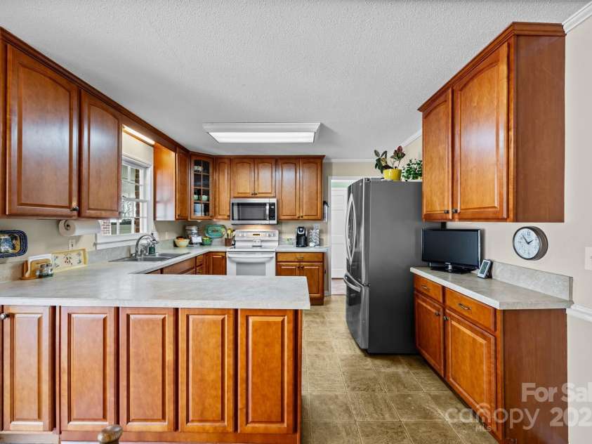 206 Cedarwood Drive, Salisbury, NC 28147.  MLS# CAR4255398, YatesRealty ID 11026. 