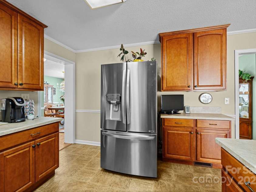 206 Cedarwood Drive, Salisbury, NC 28147.  MLS# CAR4255398, YatesRealty ID 11026. 