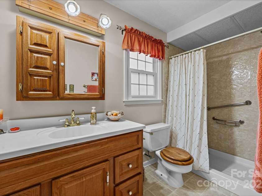 206 Cedarwood Drive, Salisbury, NC 28147.  MLS# CAR4255398, YatesRealty ID 11026. 