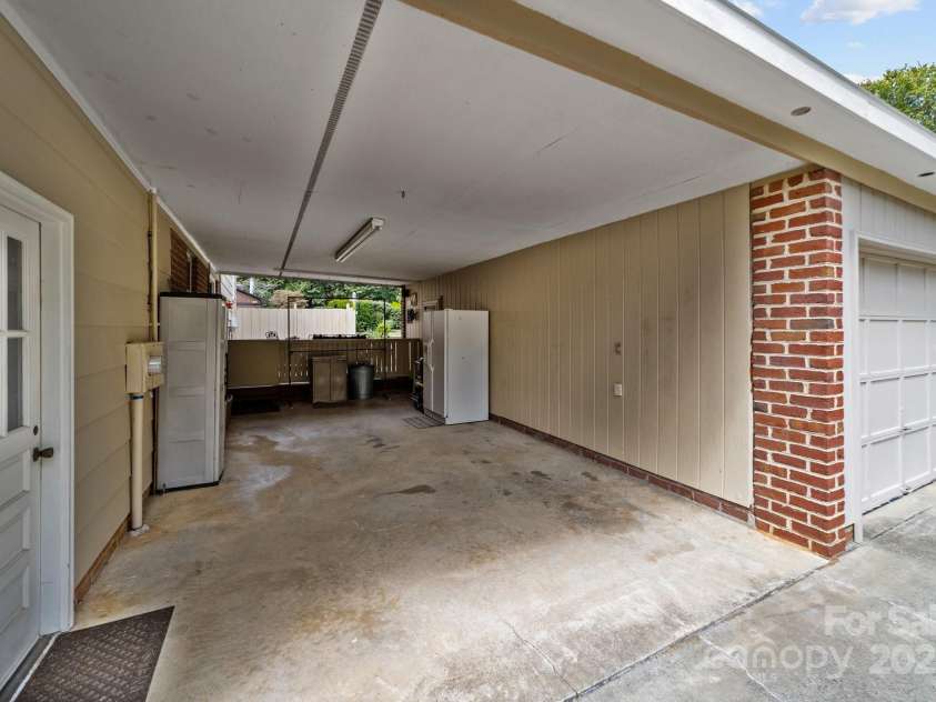 206 Cedarwood Drive, Salisbury, NC 28147.  MLS# CAR4255398, YatesRealty ID 11026. 