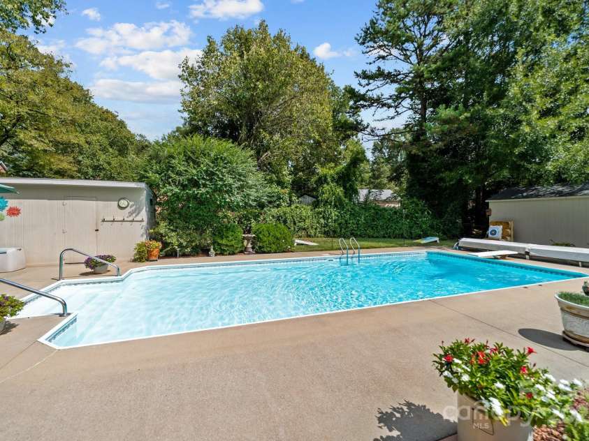 206 Cedarwood Drive, Salisbury, NC 28147.  MLS# CAR4255398, YatesRealty ID 11026. 