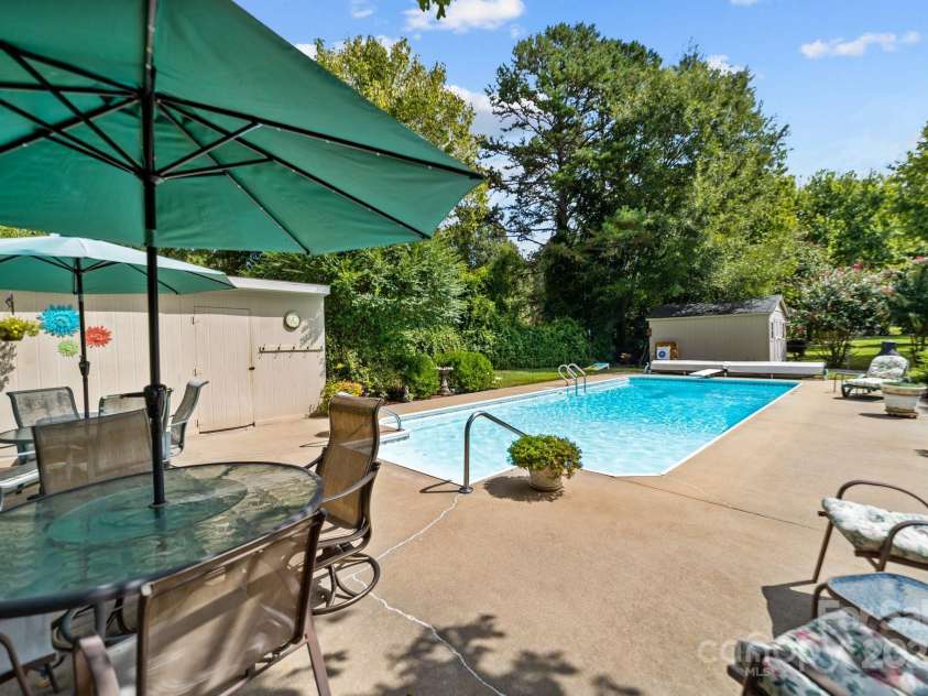 206 Cedarwood Drive, Salisbury, NC 28147.  MLS# CAR4255398, YatesRealty ID 11026. 