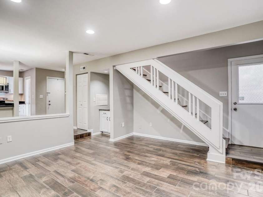 417 Church Street, Charlotte, NC 28202.  MLS# CAR4358979, YatesRealty ID 11027. 